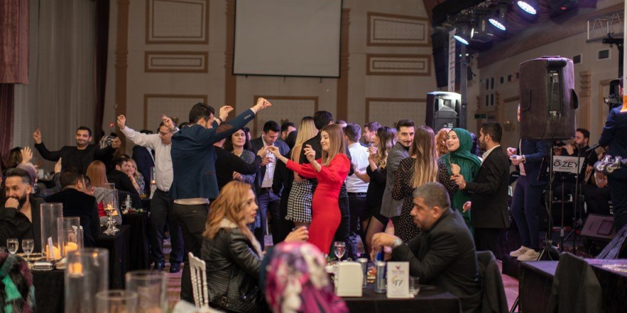 Çiftler 14 Şubat’ta Unutulmaz Bir Gece Yaşadılar