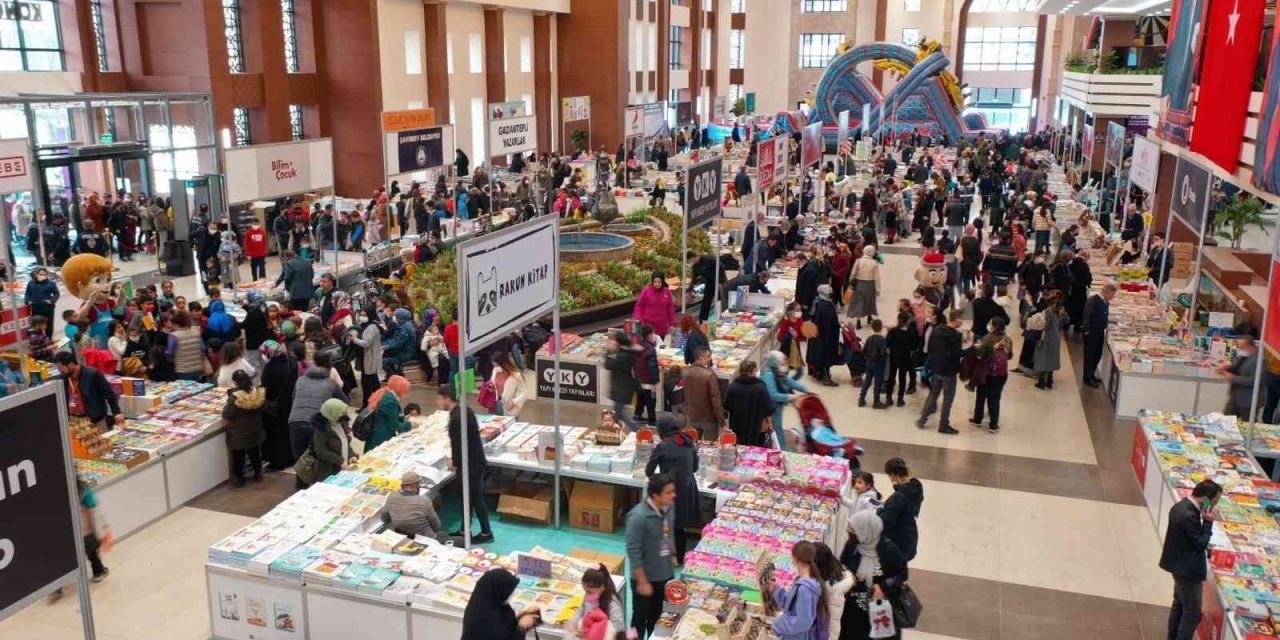 Okuyan Çocuk Şenliğine Yoğun İlgi