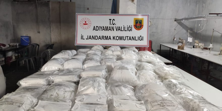 Köyde İzinsiz Koruyucu Maske Üreten İşletmeye Operasyon
