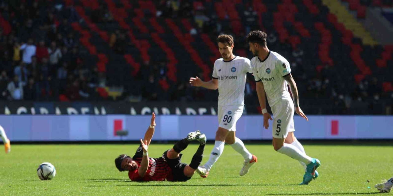 Spor Toto Süper Lig: Gaziantep Fk: 0 - Adana Demirspor: 1 (ilk Yarı)