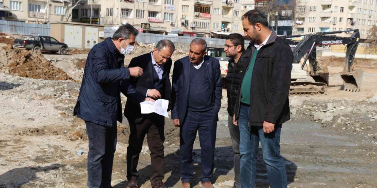 Kent Meydanında Çalışmalar Başladı