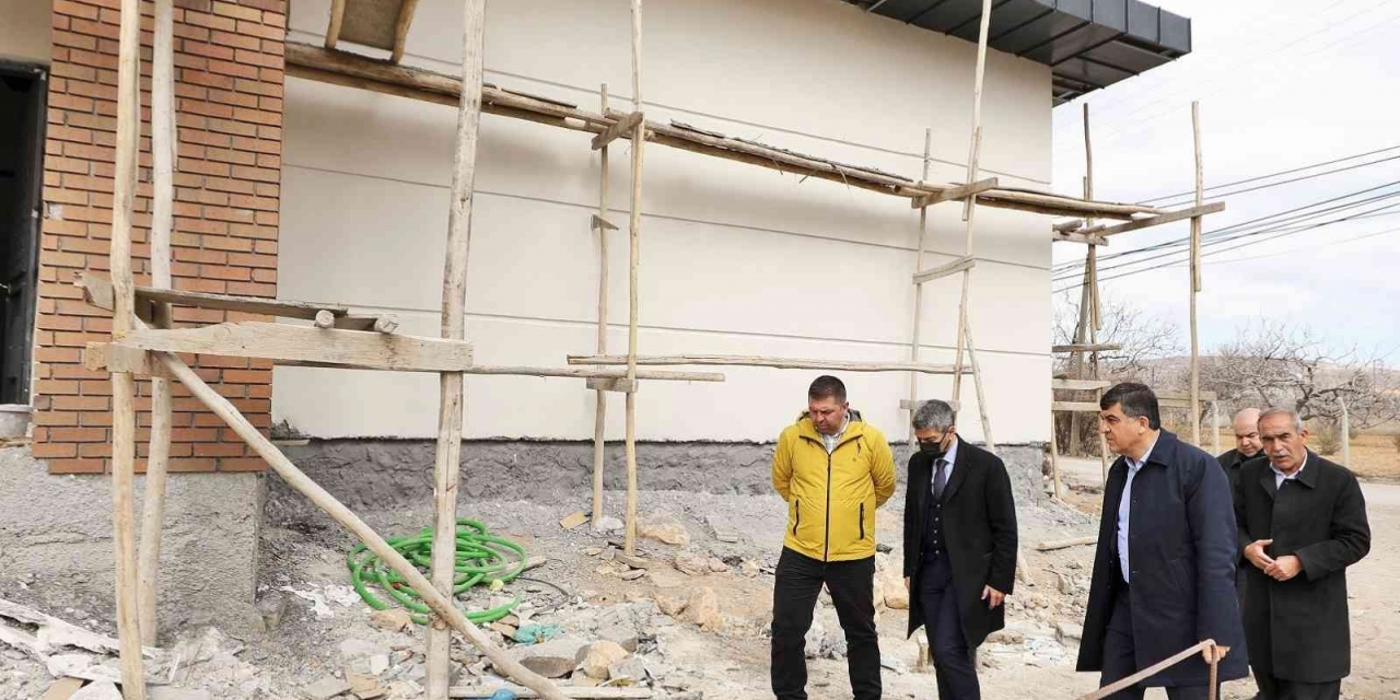 Fadıloğlu, Yukarı Arıl Sakinlerini Ziyaret Etti