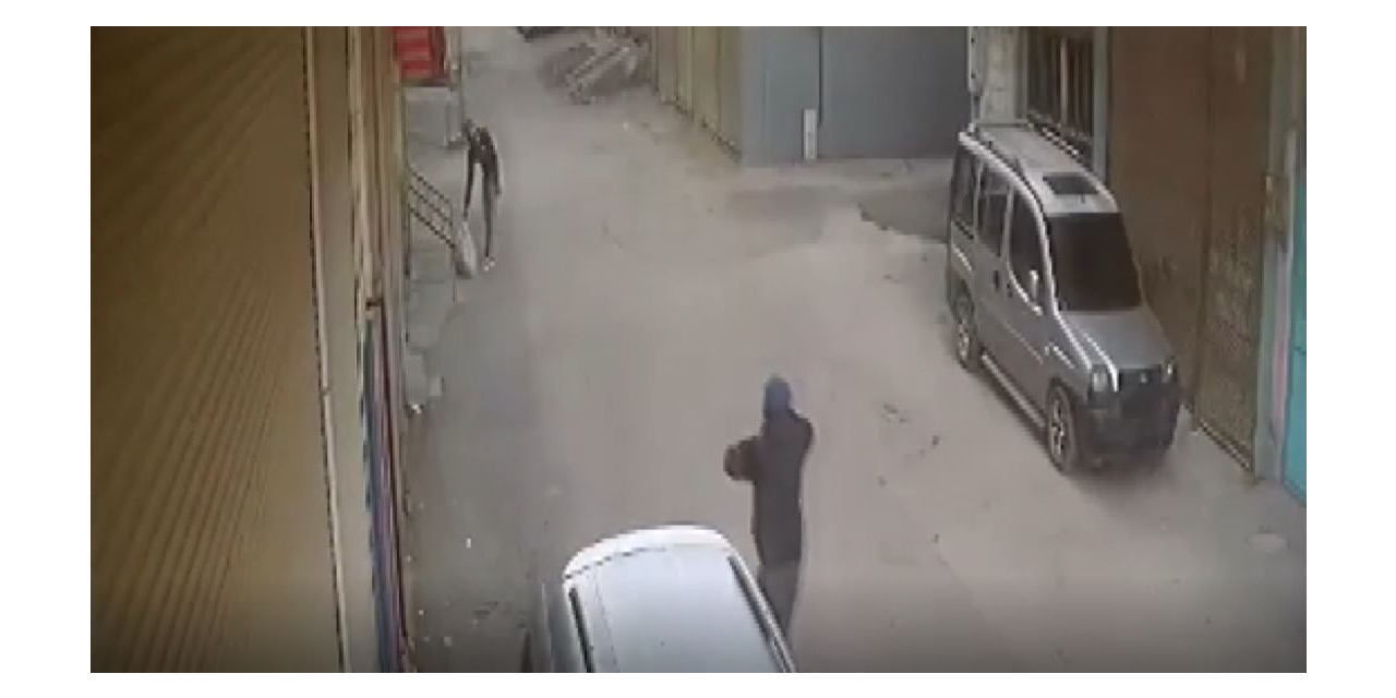 Ekmek Çalmak İsteyen Şüpheliyi Mahalle Sakini Kovaladı
