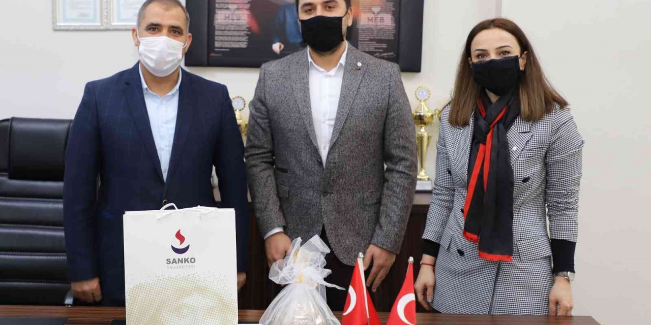 Nizip’te Aday Öğrencilere Bölümler Anlatıldı