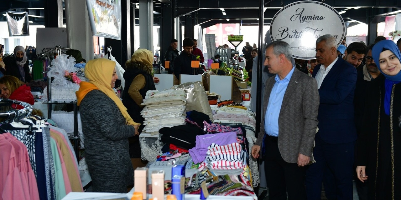 Yeşilyurt 3. Alış Veriş Fuarında Kadınların El Emekleri Sergilendi