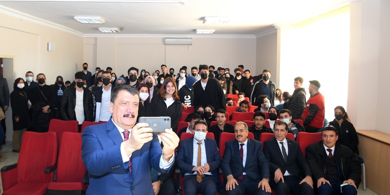 Başkan Gürkan, Kariyer Günleri Programına Katıldı
