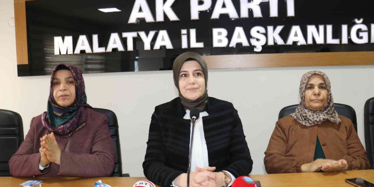 Ak Partili Kadınlardan 8 Mart Etkinliğinde Buluştu