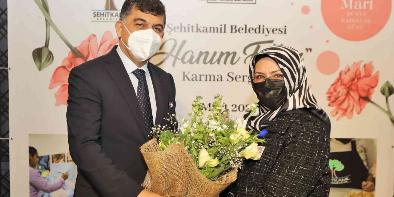Kadınlar, Ürettikleri Eserleri Beğeniye Sundu