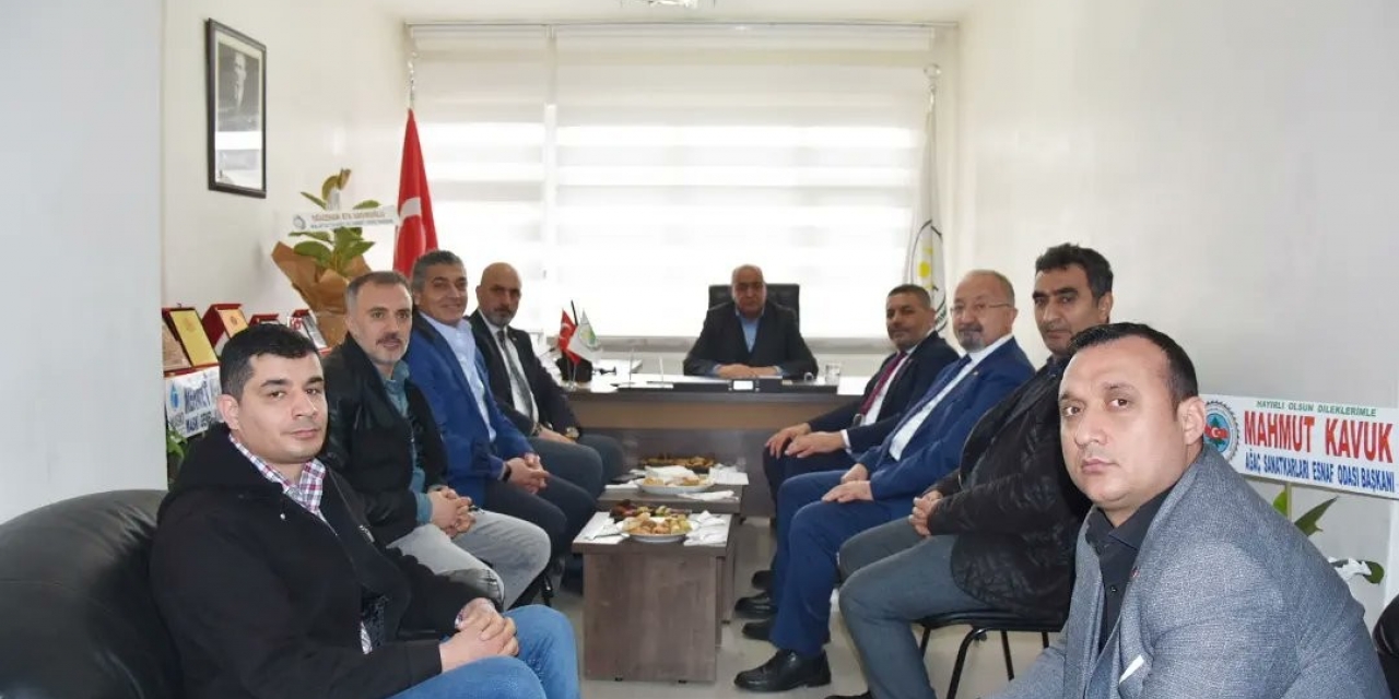 Başkan Sadıkoğlu: “esnaf Odalarını Önemsiyoruz”