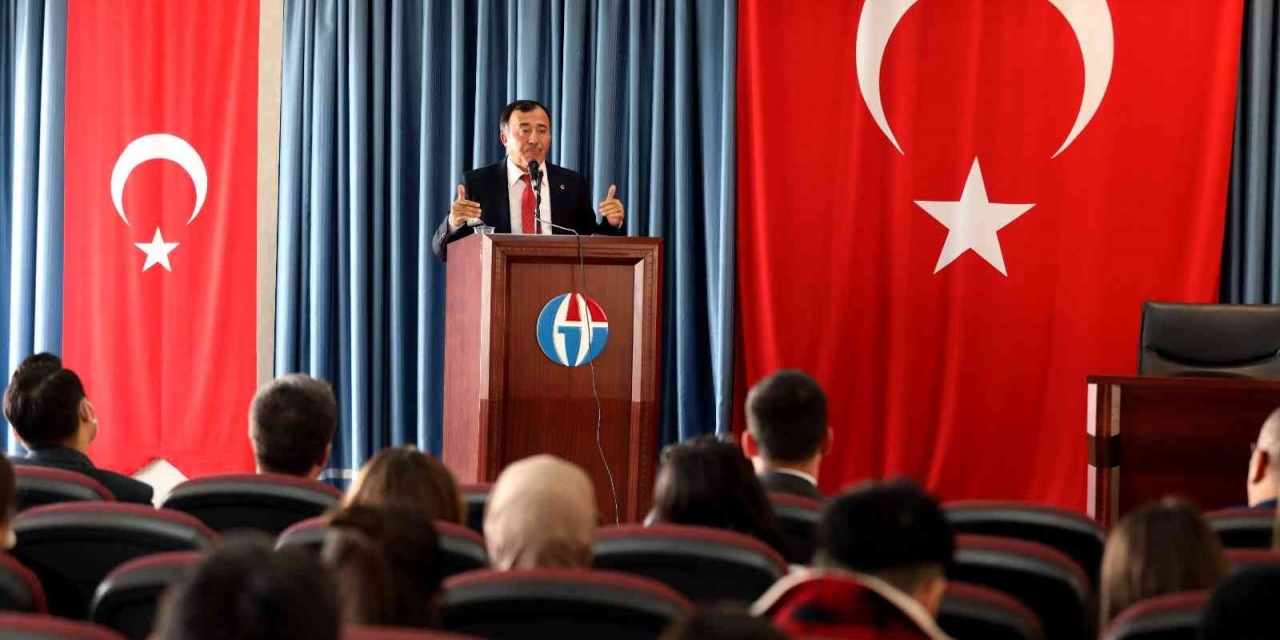 Prof. Dr. Çetin: “istiklal Marşı’mızı Anlamaya Dönük Çalışmalar Yapılmalı”
