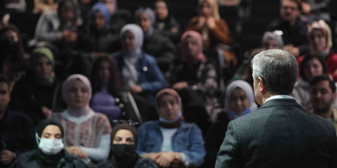 Tahmazoğlu Gençlerle Bir Araya Geldi