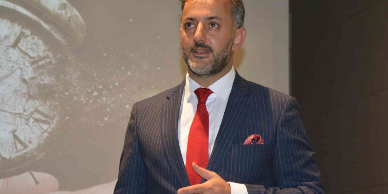 Dr. Aziz Alper Biten Üniversiteli Gençlerle Buluştu