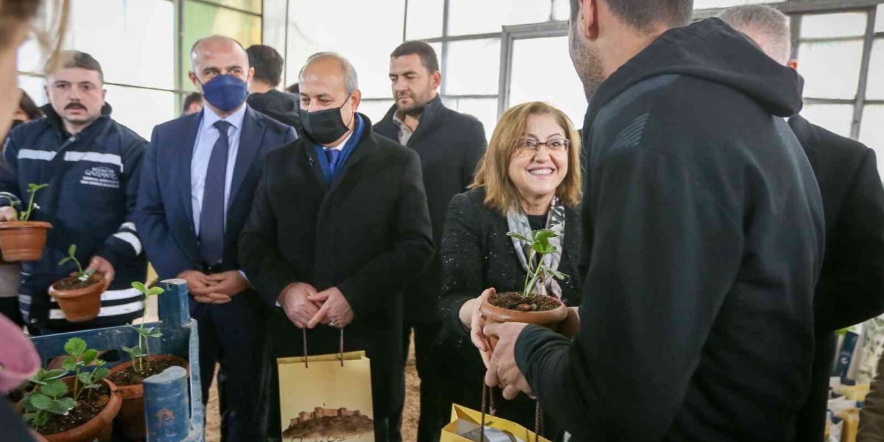 Madde Bağımlısı Gençlerle Birlikte Fidan Dikti