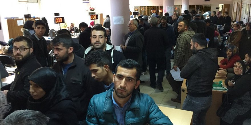 Zam Dedikodusu Nüfus Müdürlüklerinde Yoğunluğa Neden Oldu