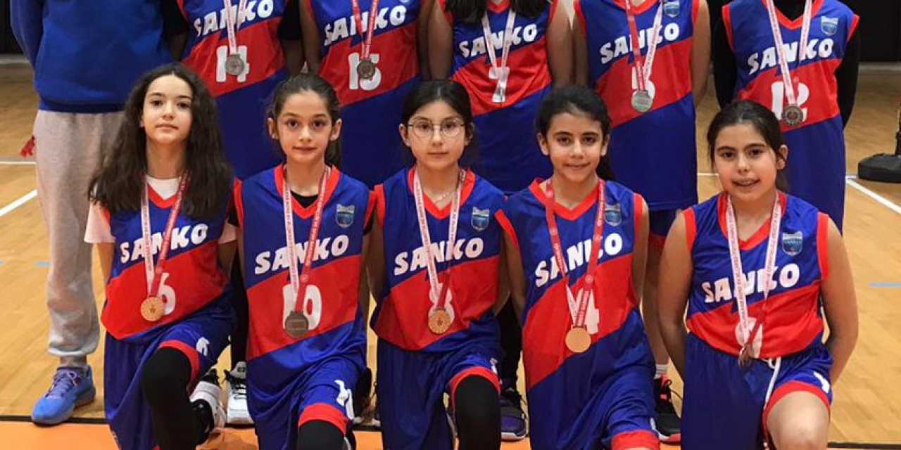 Sanko Okulları Basketbol Takımı İl İkincisi Oldu