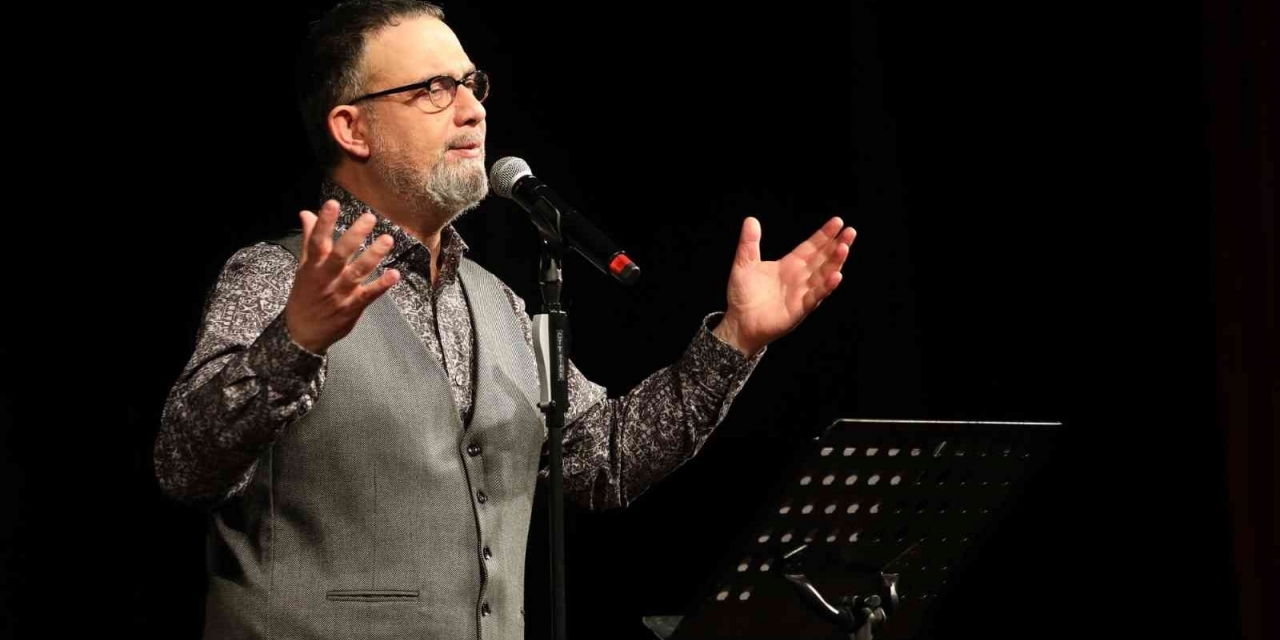 İbrahim Sadri Şiirleri Gaziantep’te Seslendirdi