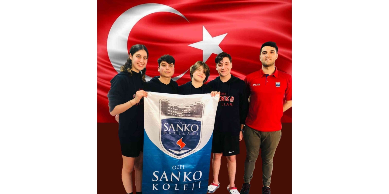 Sanko Okulları’nın Dört Öğrencisi Yüzme Milli Takımına Seçildi