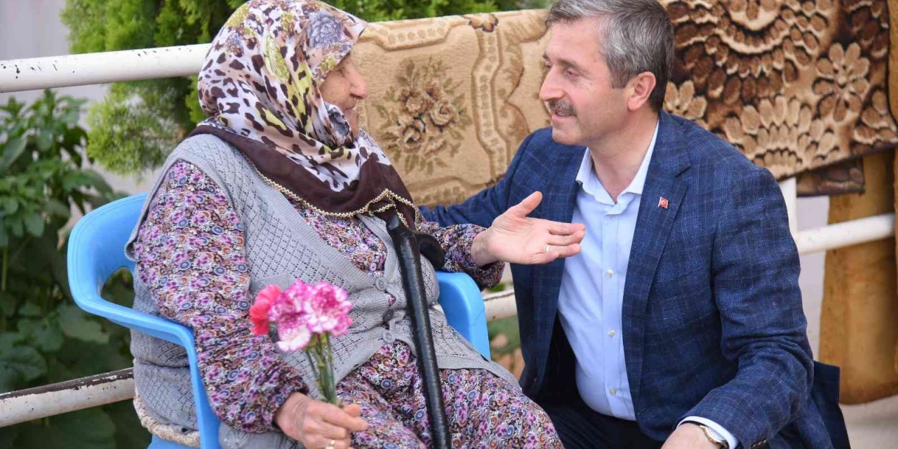 Tahmazoğlu Yaşlılar Haftasını Kutladı