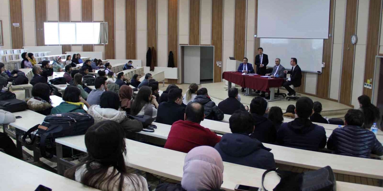 Elçi Müsteşarı Simon, Alman Öğrencilere Gaün’ü Önerdi