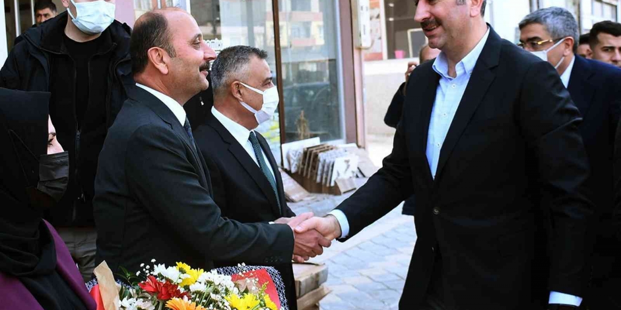 Adalet Eski Bakanı Gül Araban’ı Ziyaret Etti