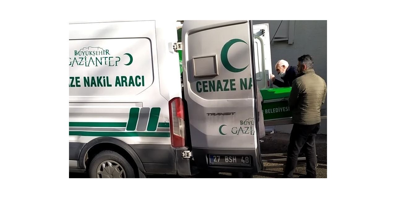 Fırtınada Uçan Çatının Altında Kalan İşçi Yaşam Savaşını Kaybetti