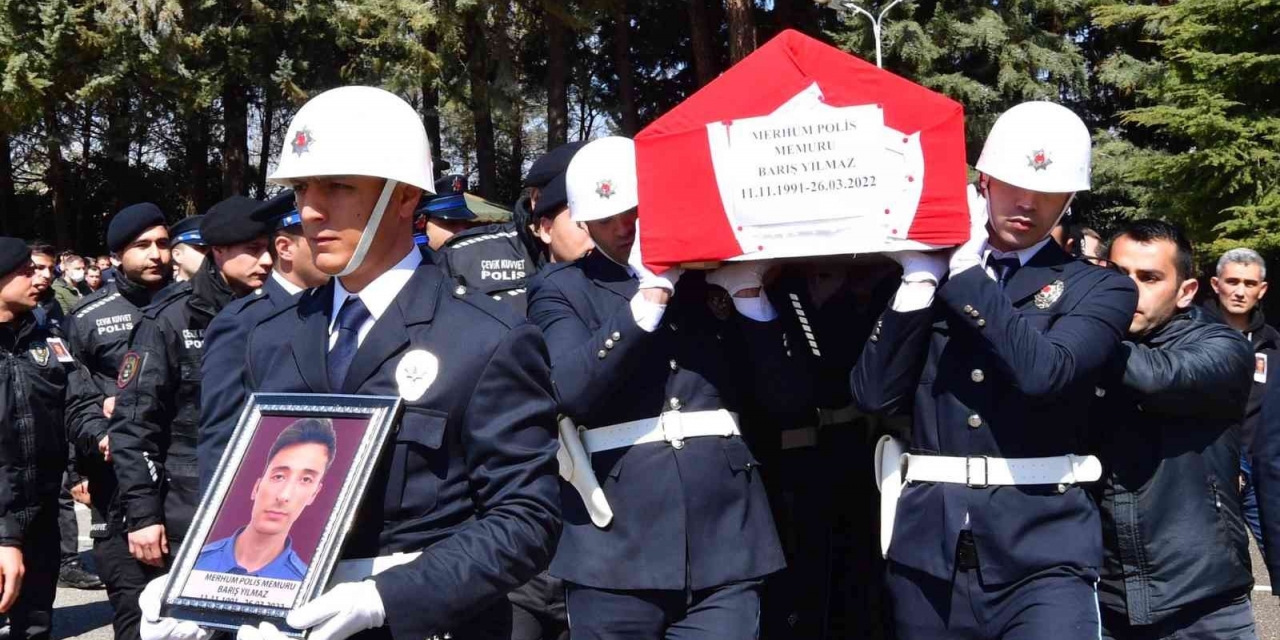 Trafik Kazasında Hayatını Kaybeden Polis Ve Eşi Törenle Memleketlerine Uğurlandı