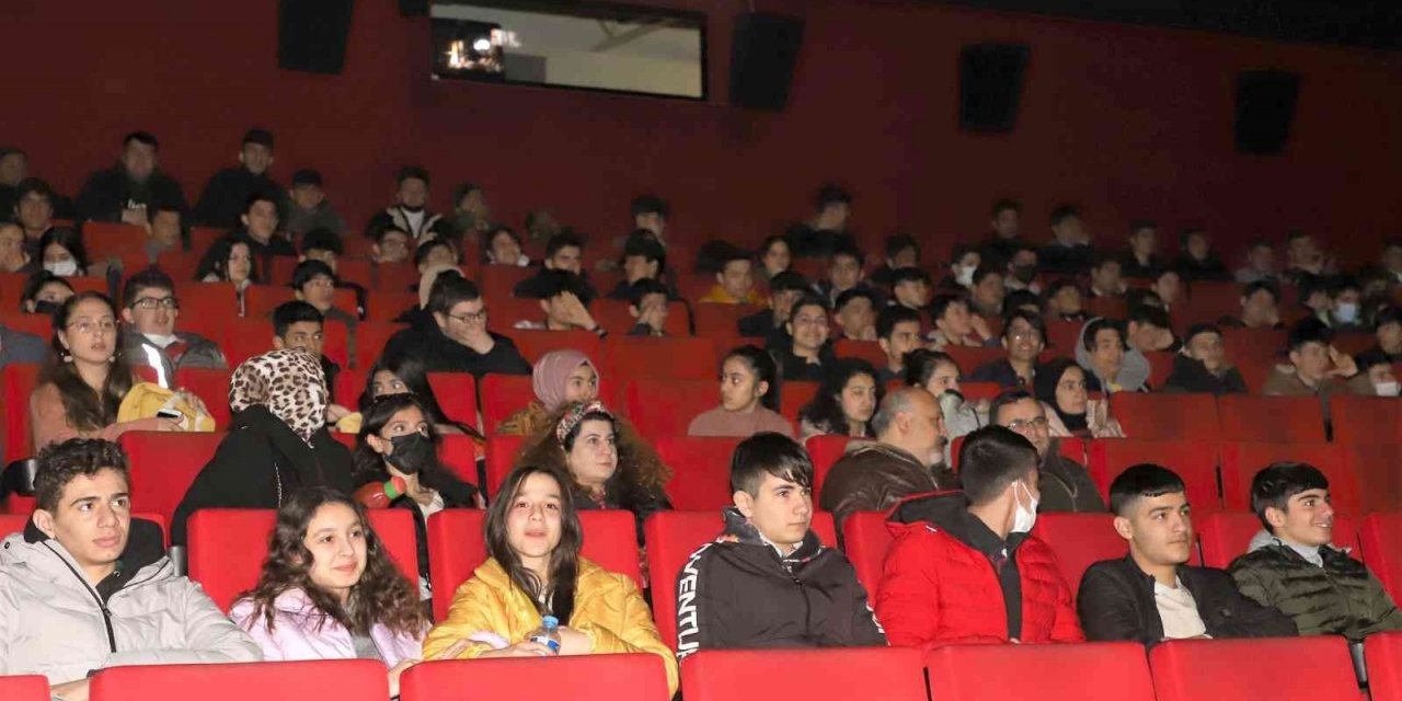 Şehitkamil’deki Öğrenciler, Sinema Günlerinde Buluştu