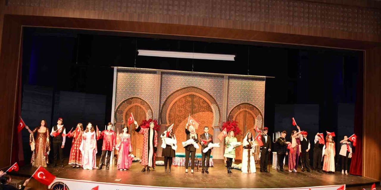 Gkv’liler ‘hastalık Hastası’nı Sahneledi