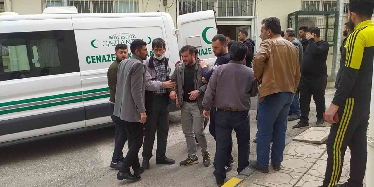 Boya Yaparken Yüksekten Düşen İşçi Olay Yerinde Hayatını Kaybetti