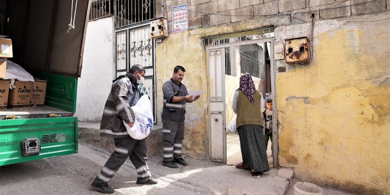 Şehitkamil’de On Binlerce Aileye Gıda Yardımı Desteği