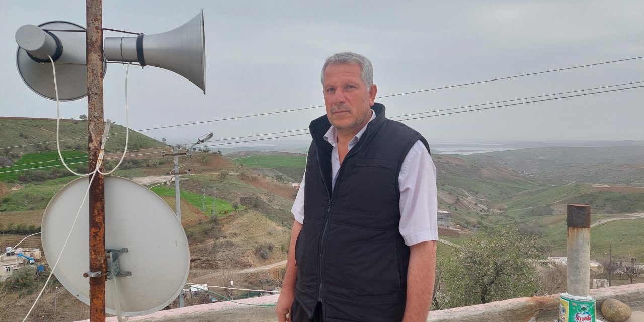 İftarda Ezan Sesini Duymak İçin Evin Damına Hoparlör Yerleştirdi