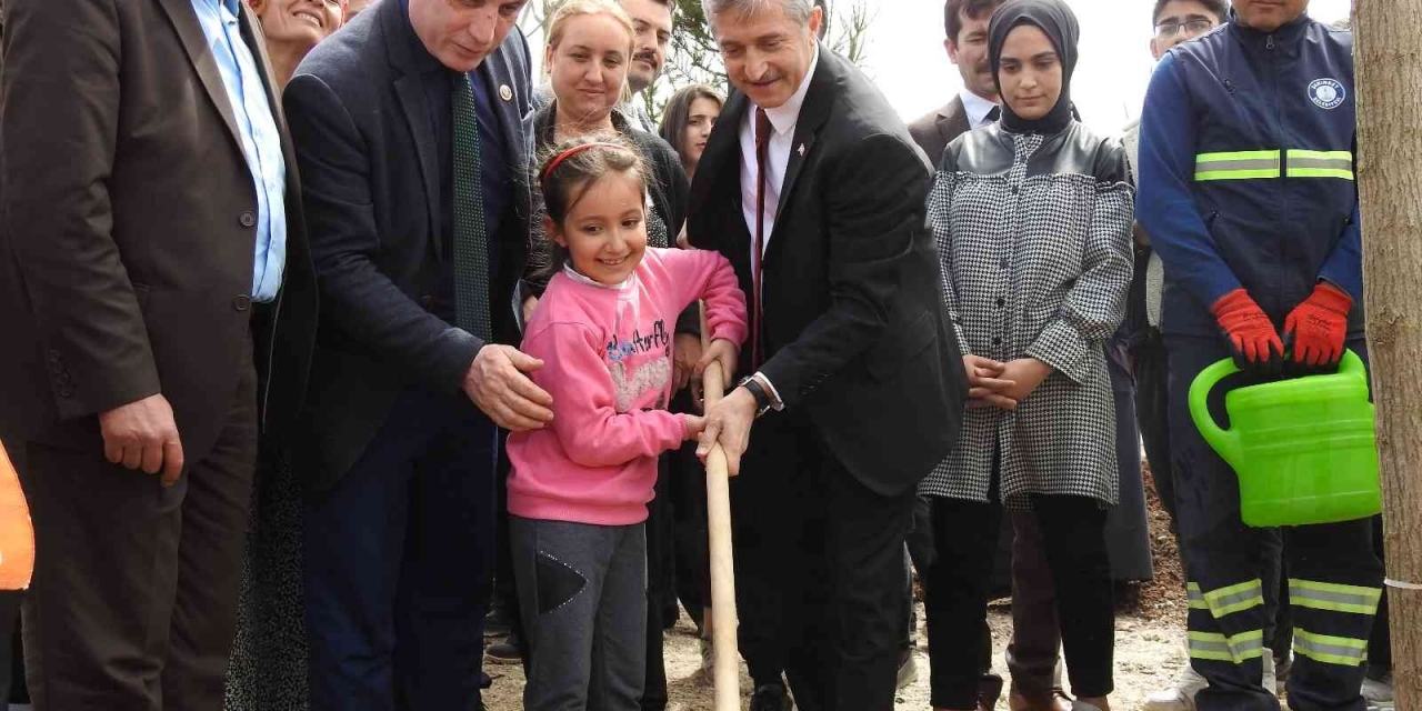 Şahinbey’deki Boş Arazi Ormana Dönüşüyor