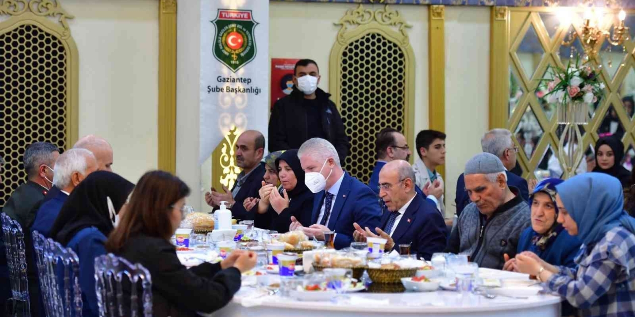 Şehit Aileleri Ve Gaziler İftar Yemeğinde Bir Araya Geldi