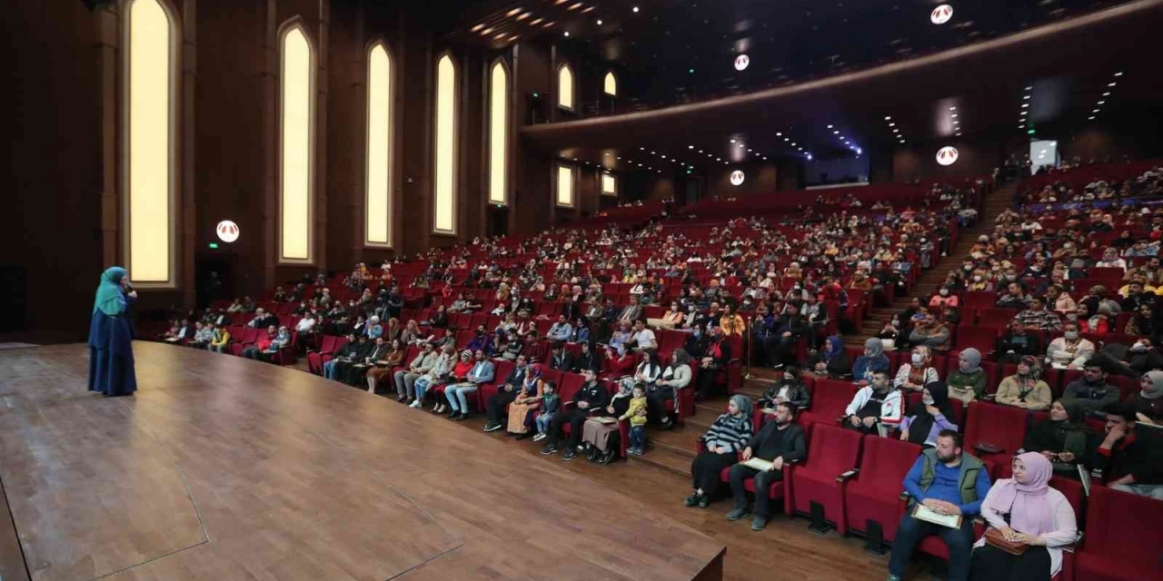 Evlilik Okulunda Evliliğin Önemi Anlatıldı