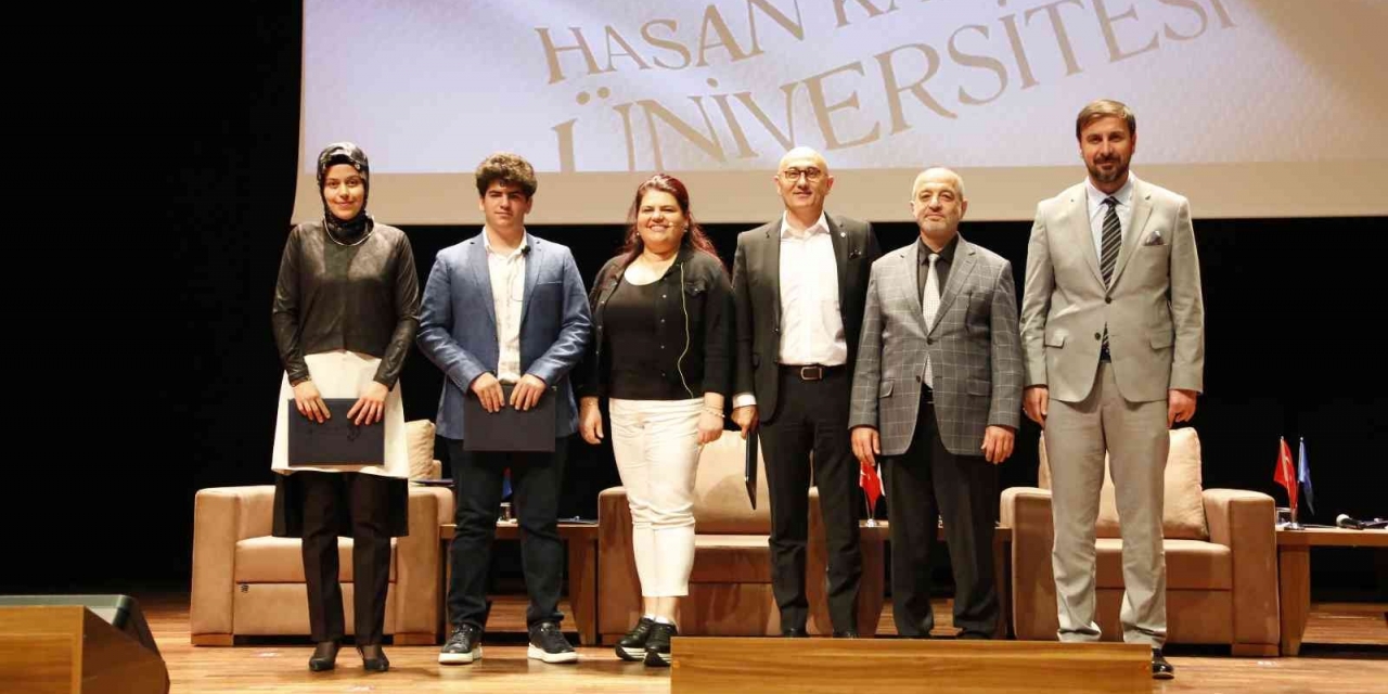 Teknolojik Gelişmelerin Psikolojik Etkileri Hkü’de Tartışıldı