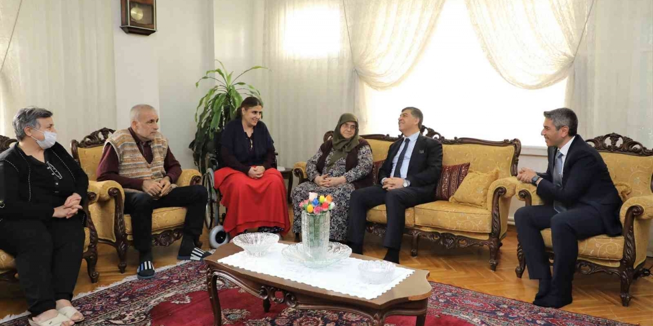 Fadıloğlu, Aile Ziyaretlerini Aralıksız Sürdürüyor