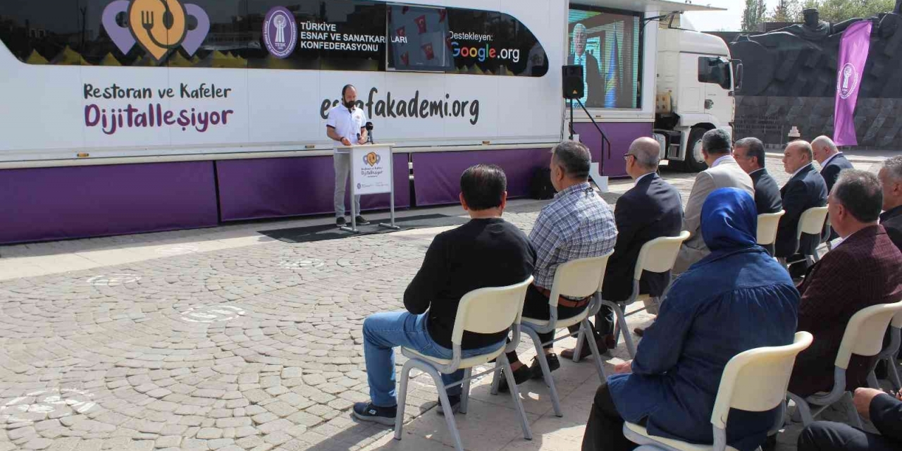 ’restoran Ve Kafeler Dijitalleşiyor’ Projesi Eğitim Tırı Gaziantep’te