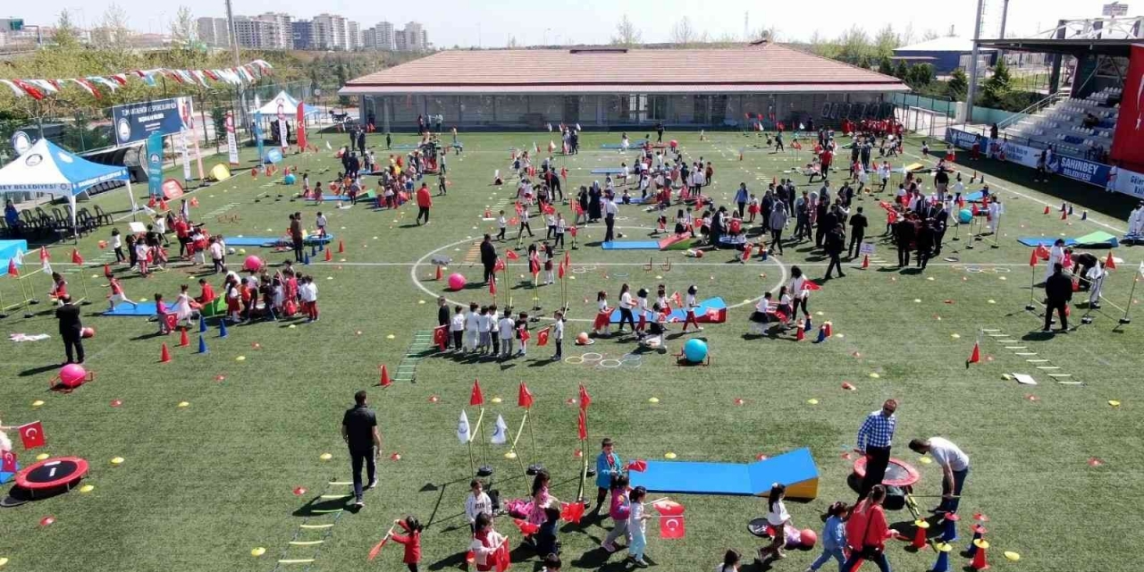 Ana Okullarına Ücretsiz Spor Malzemesi Dağıtıldı