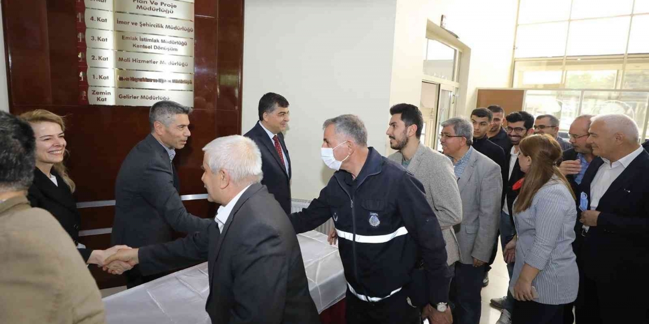 Fadıloğlu, Personellerle Bayramlaştı