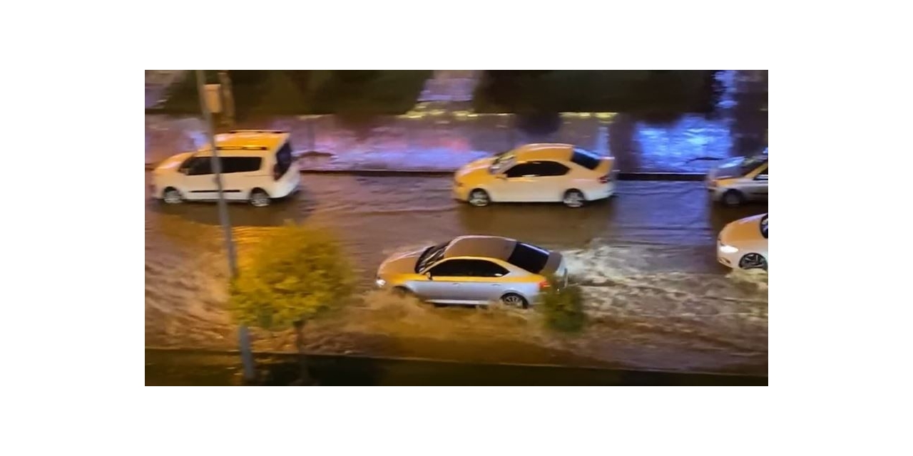 Gaziantep’te Sağanak Yağış Hayatı Felç Etti
