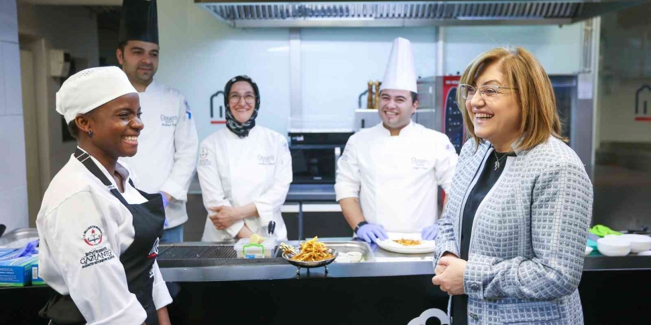 Hayran Kaldığı Lezzetler İçin Eğitim Alıyor