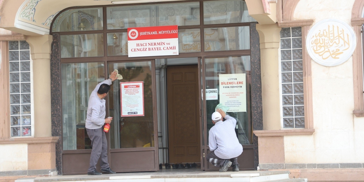 Şehitkamil’de Camiler Bayram Namazı İçin Hazırlandı