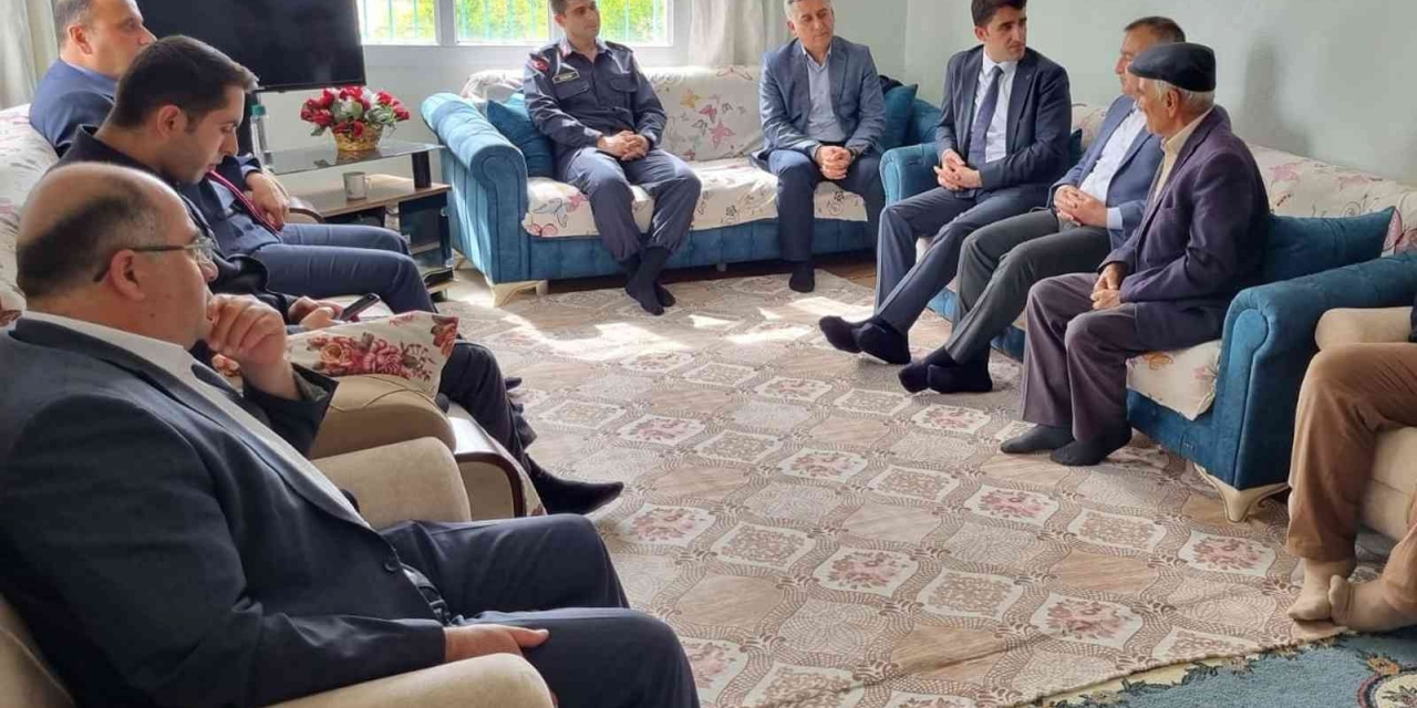 Araban’da Protokol Şehit Ve Gazi Aileleri İle Evlerinde Bayramlaştı