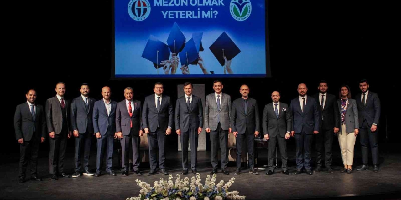 Gagiad’dan ’’mezun Olmak Yeterli Mi’’ Söyleşisi