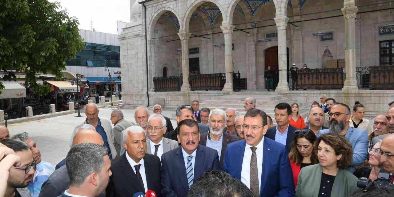 Başkan Gürkan, Yeni Cami’deki Çalışmalarla İlgili Değerlendirmede Bulundu