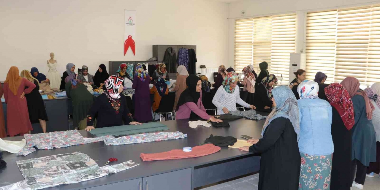 Şanlıurfa’da Ev Hanımları Boş Zamanlarında Meslek Öğreniyor