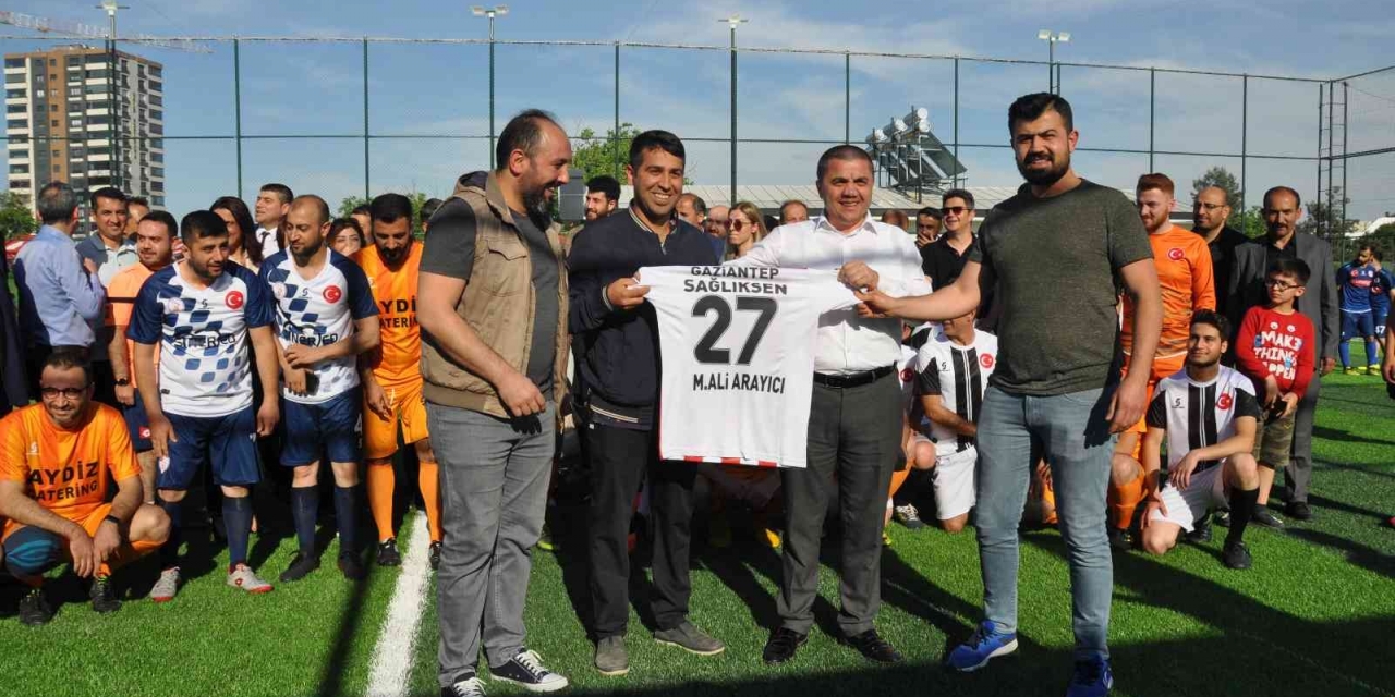 Sağlık Çalışanları Futbol Turnuvasında Buluştu