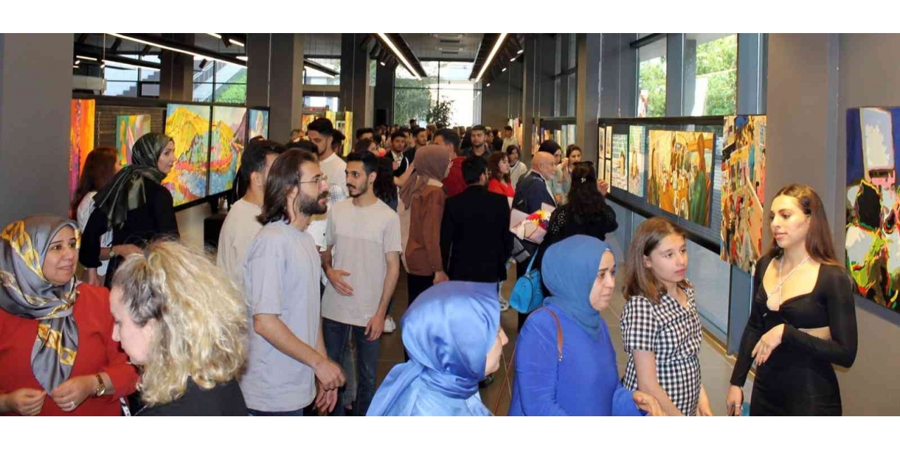 Üniversite Öğrencilerinden Mezuniyet Sergisi