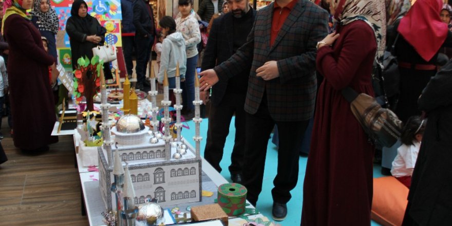 Kuran Öğrenen Minik Öğrencilerin Sergisi Büyük Beğeni Topladı