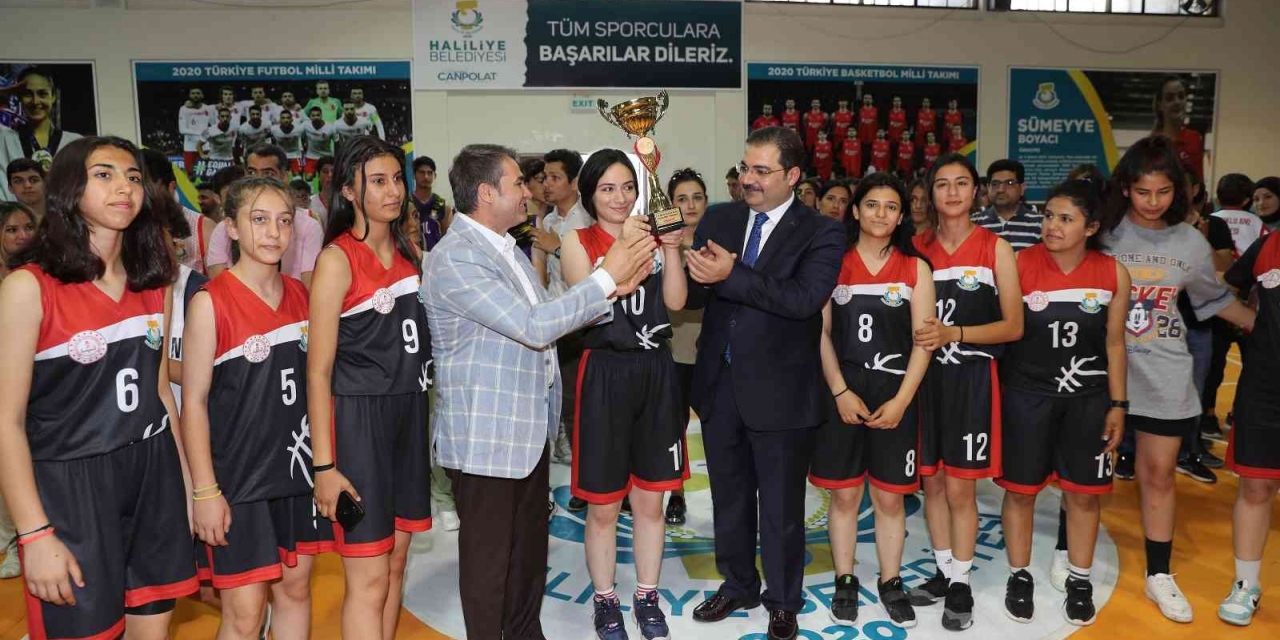 Haliliye’de 19 Mayıs Turnuvasında Kupalar Sahiplerini Buldu